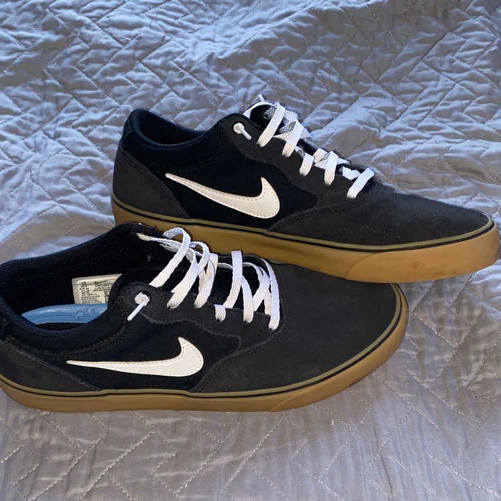 Nike SB Chron 2 - black/white/gum - lightly used